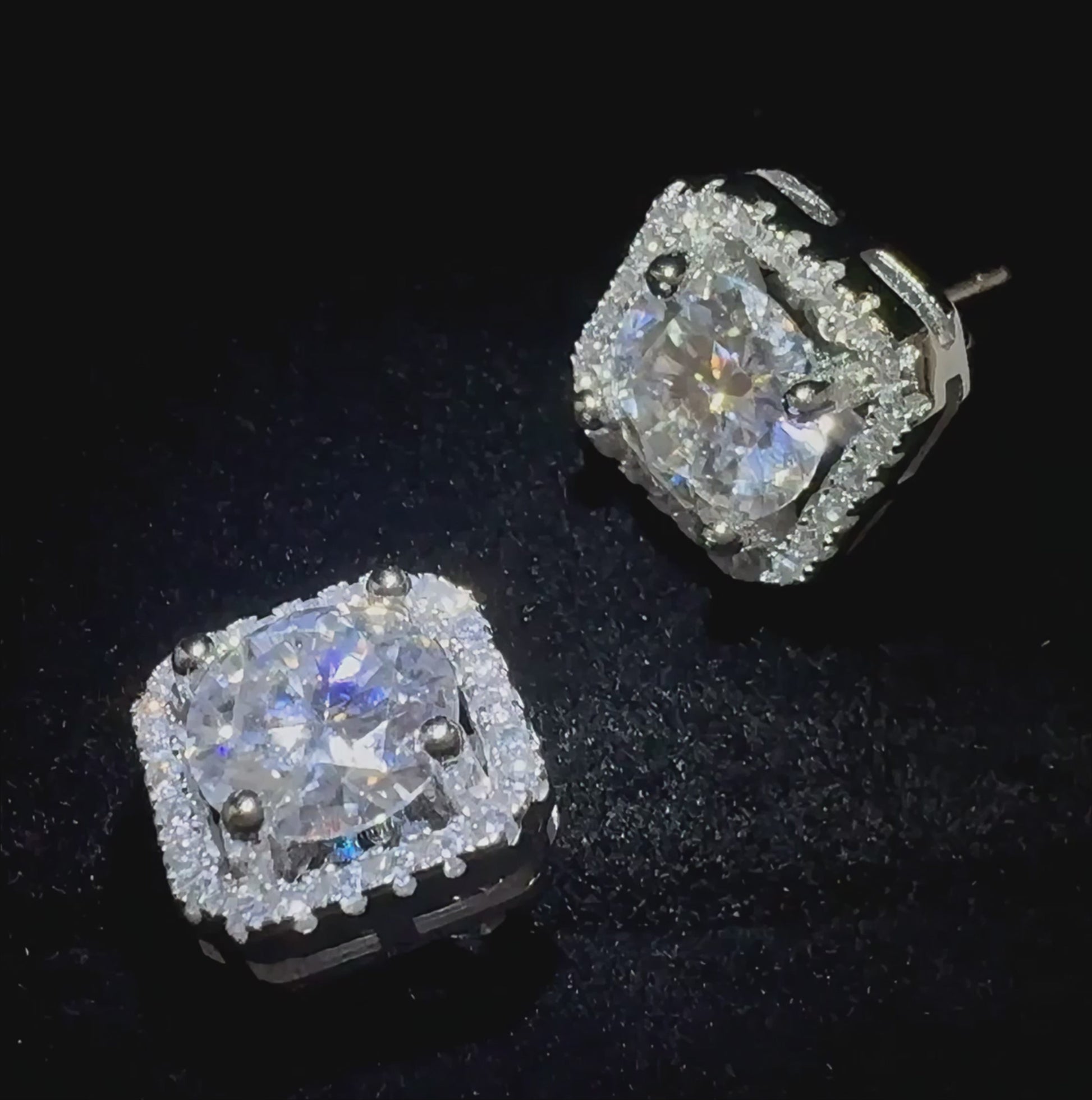 1 karátos moissanite fülbevaló 925 ezüstből termékbemutató videóban